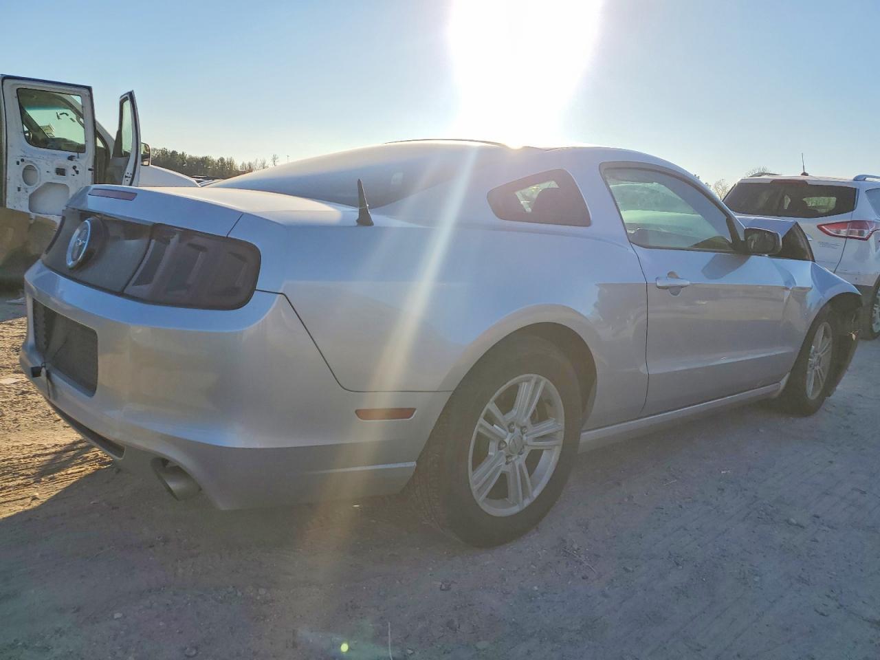 2014 Ford Mustang - zdjęcie 3