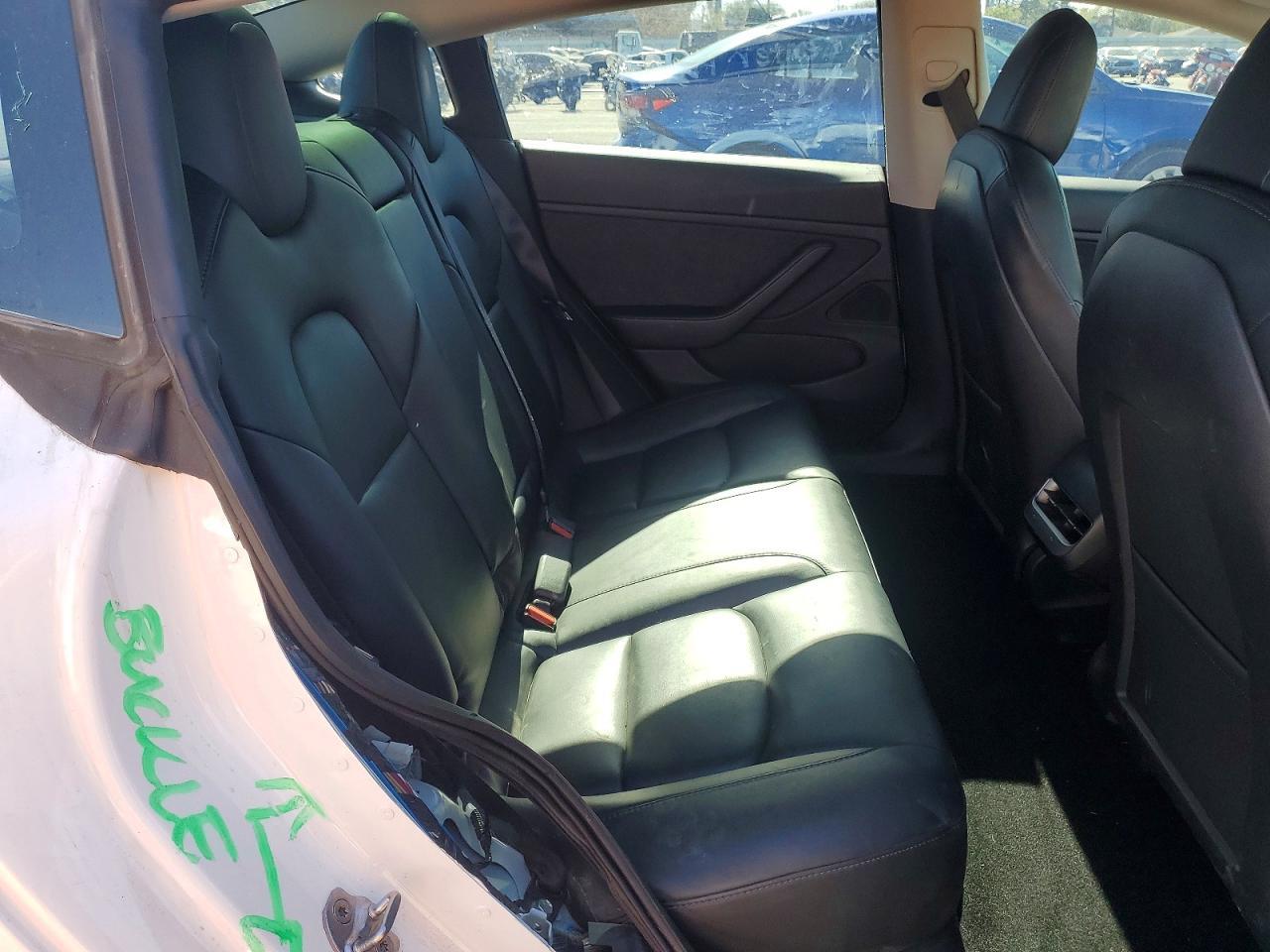 2021 Tesla Model 3 - zdjęcie 10