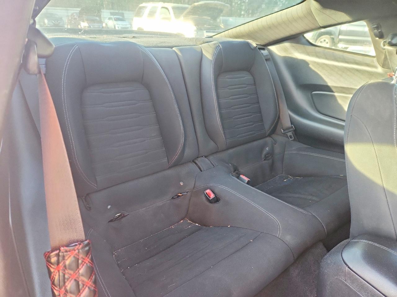 2016 Ford Mustang - zdjęcie 10