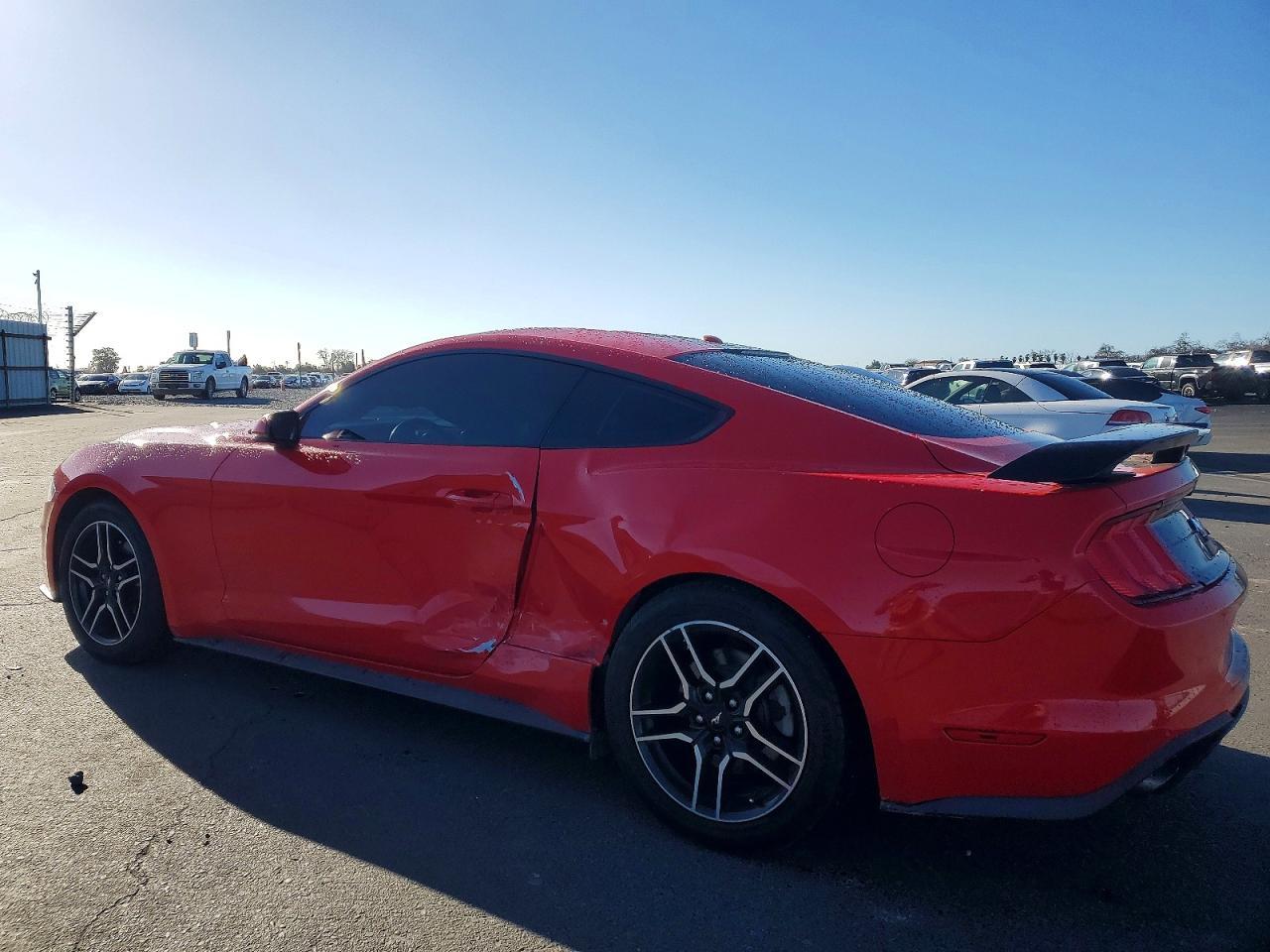 2019 Ford Mustang - zdjęcie 2