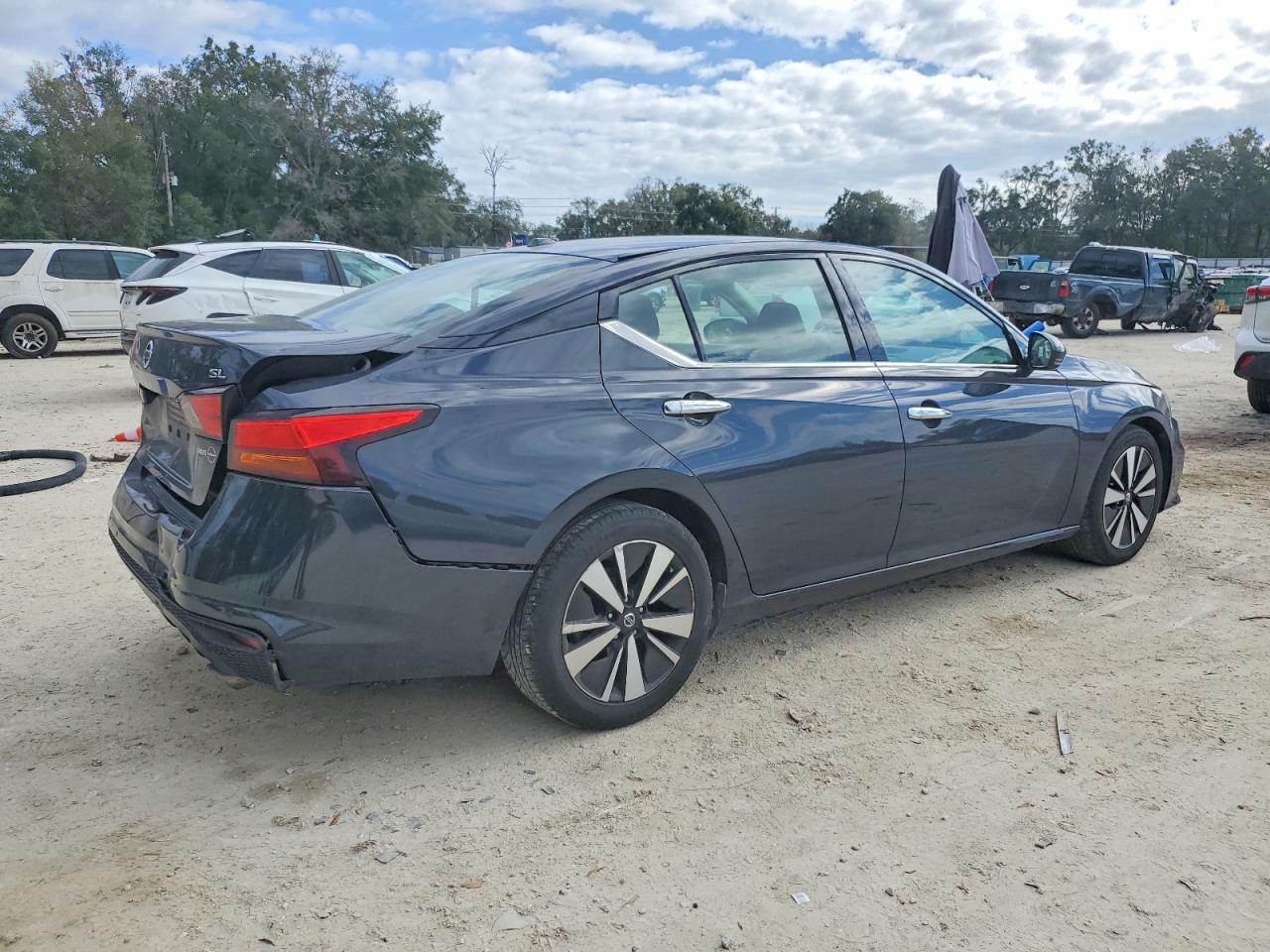 2020 Nissan Altima Sl - zdjęcie 3