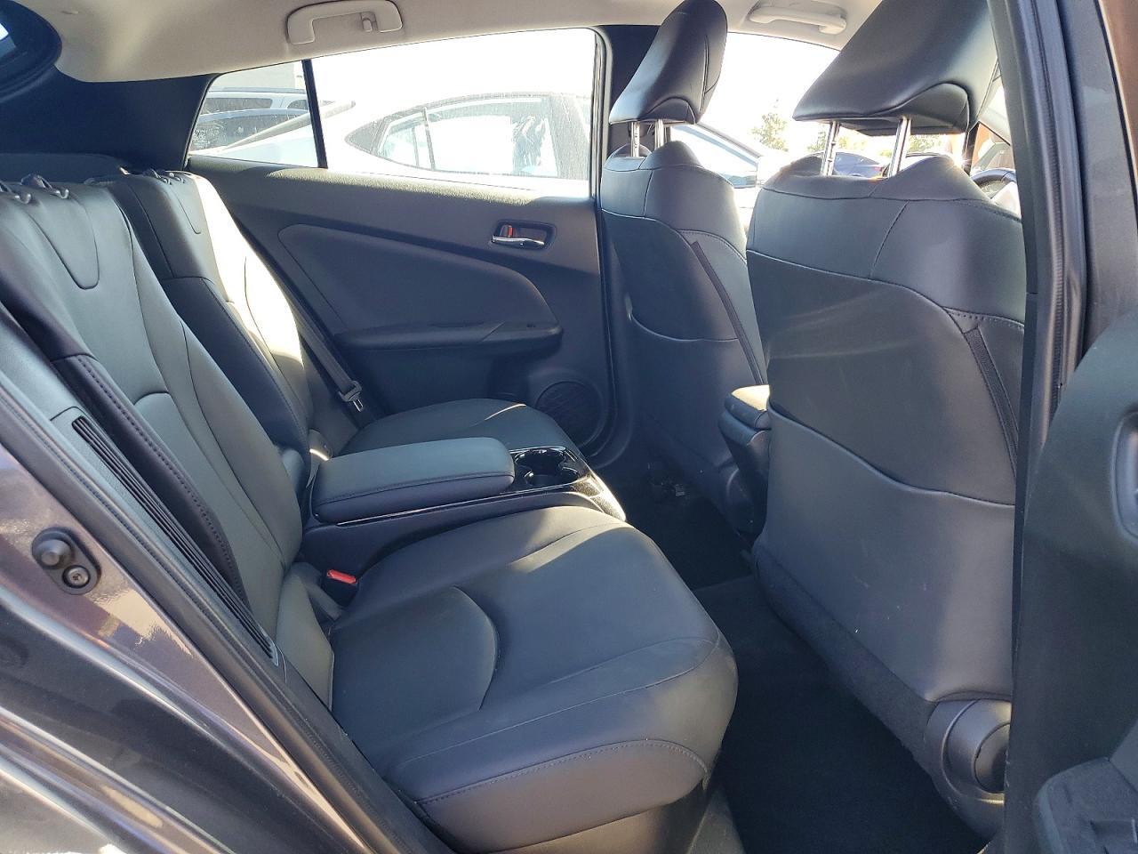 2019 Toyota Prius Prime - zdjęcie 10