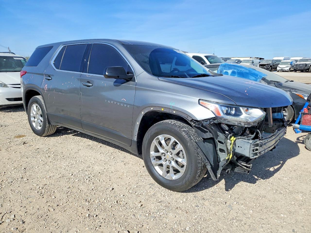 2020 Chevrolet Traverse Ls - zdjęcie 4