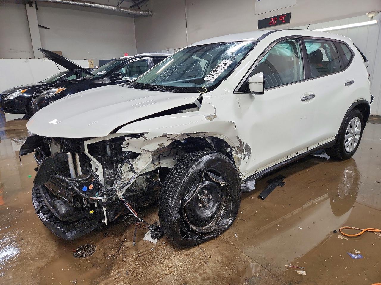 2015 Nissan Rogue S - zdjęcie główne