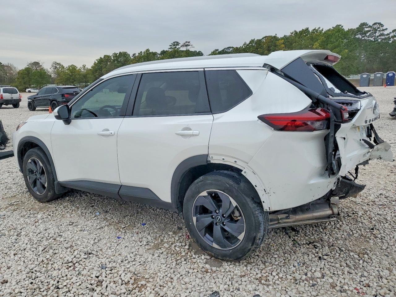 2024 Nissan Rogue Sv - zdjęcie 2