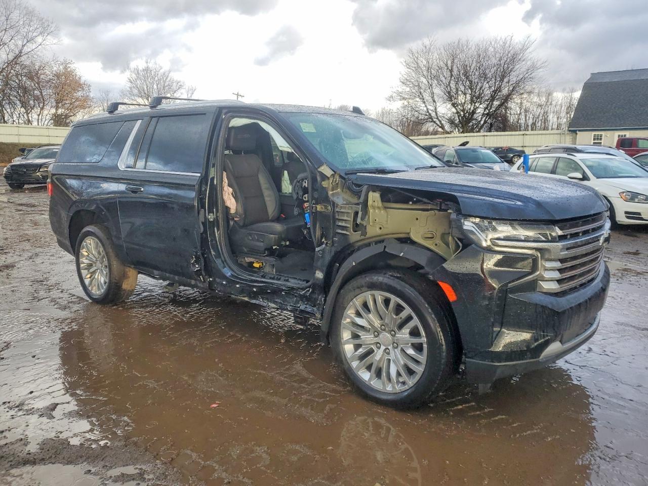 2023 Chevrolet Suburban K1500 High Country - zdjęcie 4