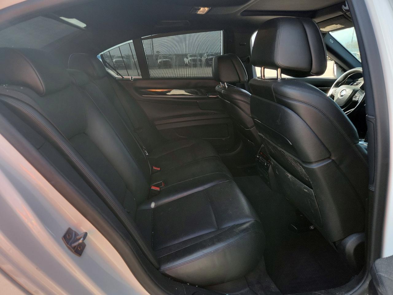 2014 BMW 750 I - zdjęcie 10