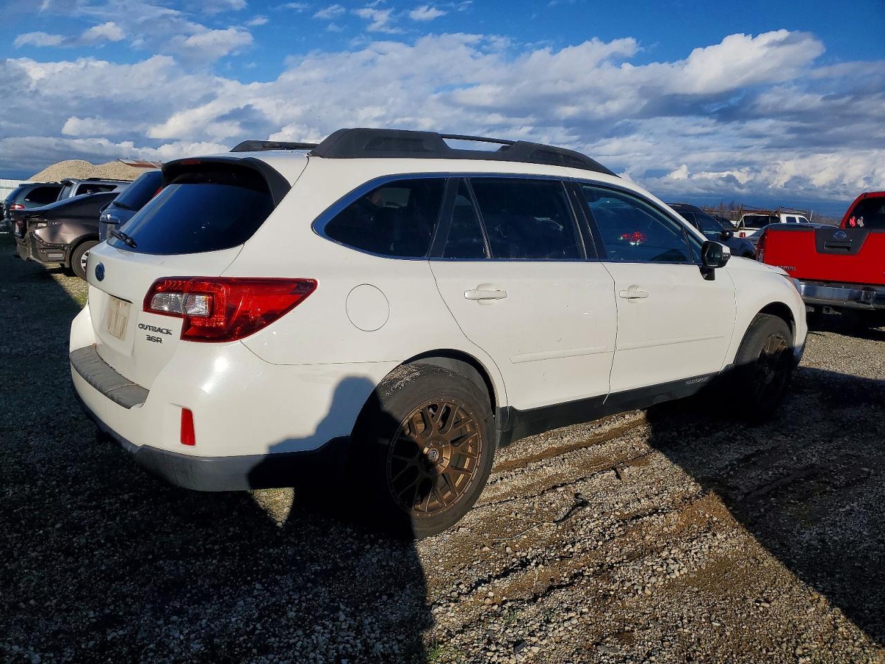 2015 Subaru Outback 3.6R Limited - zdjęcie 3