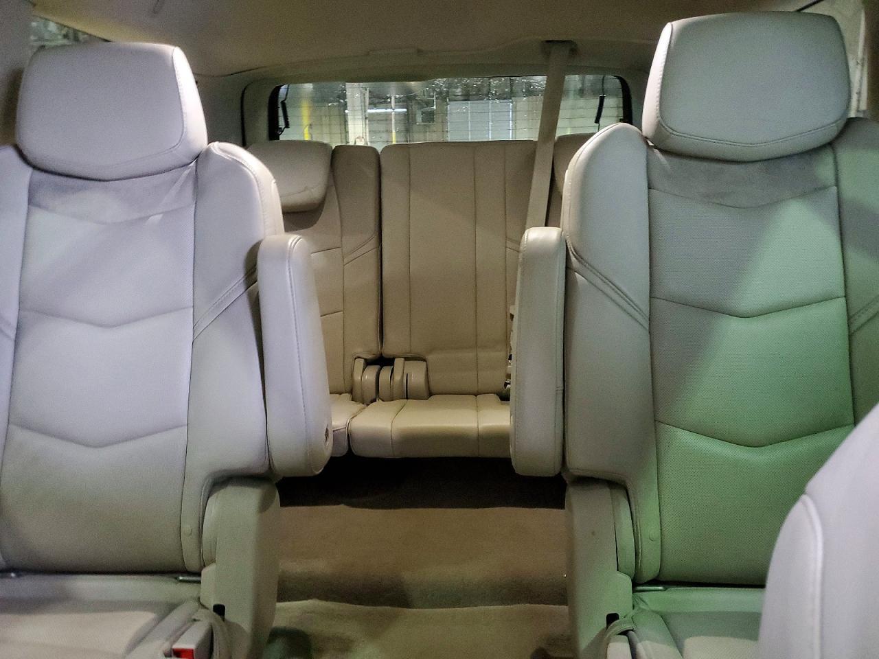 2015 Cadillac Escalade Luxury - zdjęcie 10