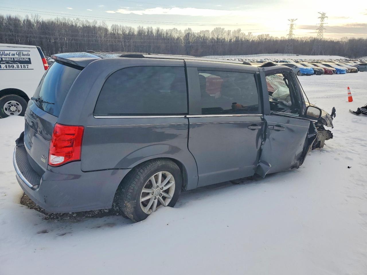 2019 Dodge Grand Caravan Sxt - zdjęcie 3