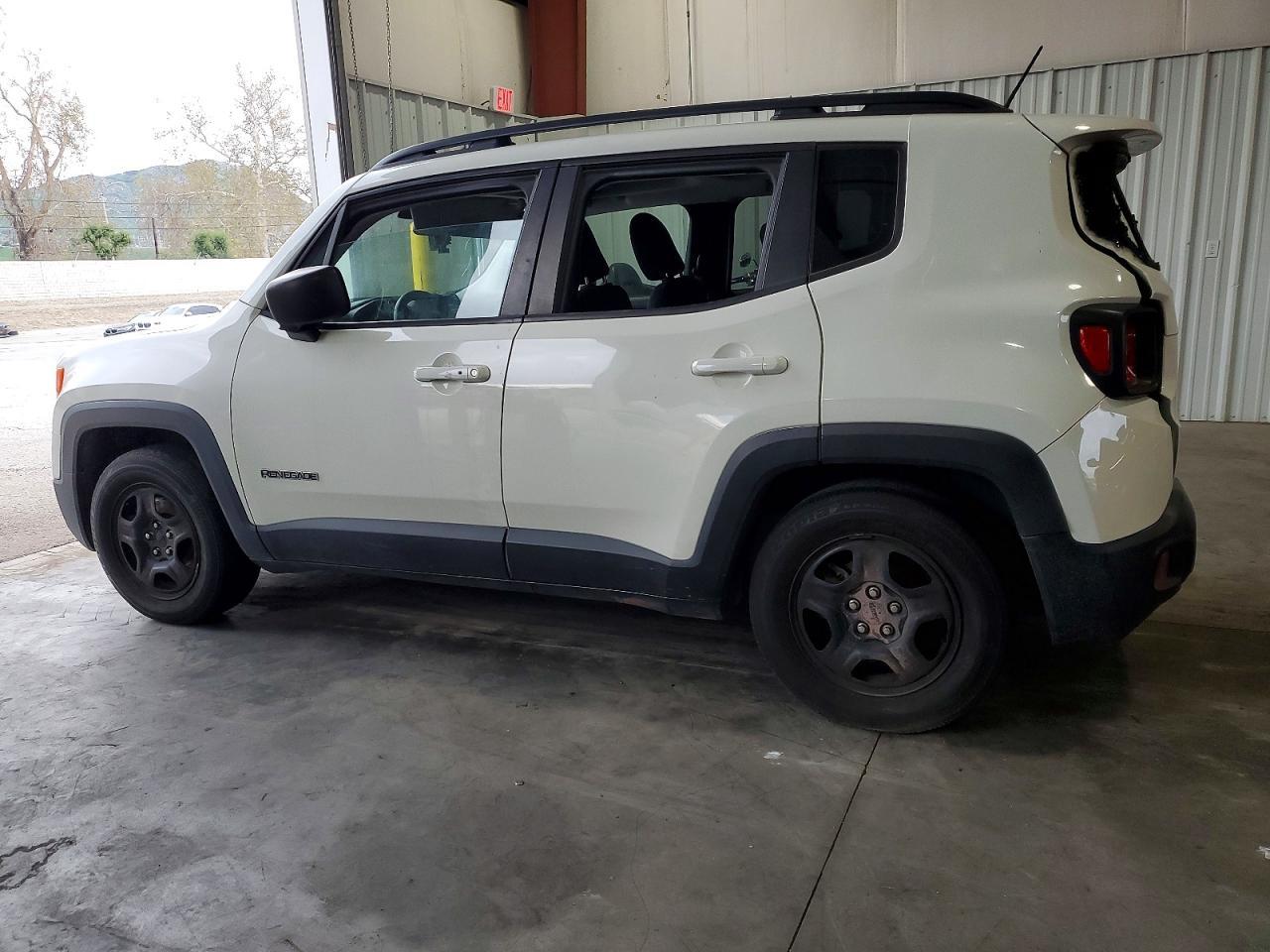 2016 Jeep Renegade Sport - zdjęcie 2
