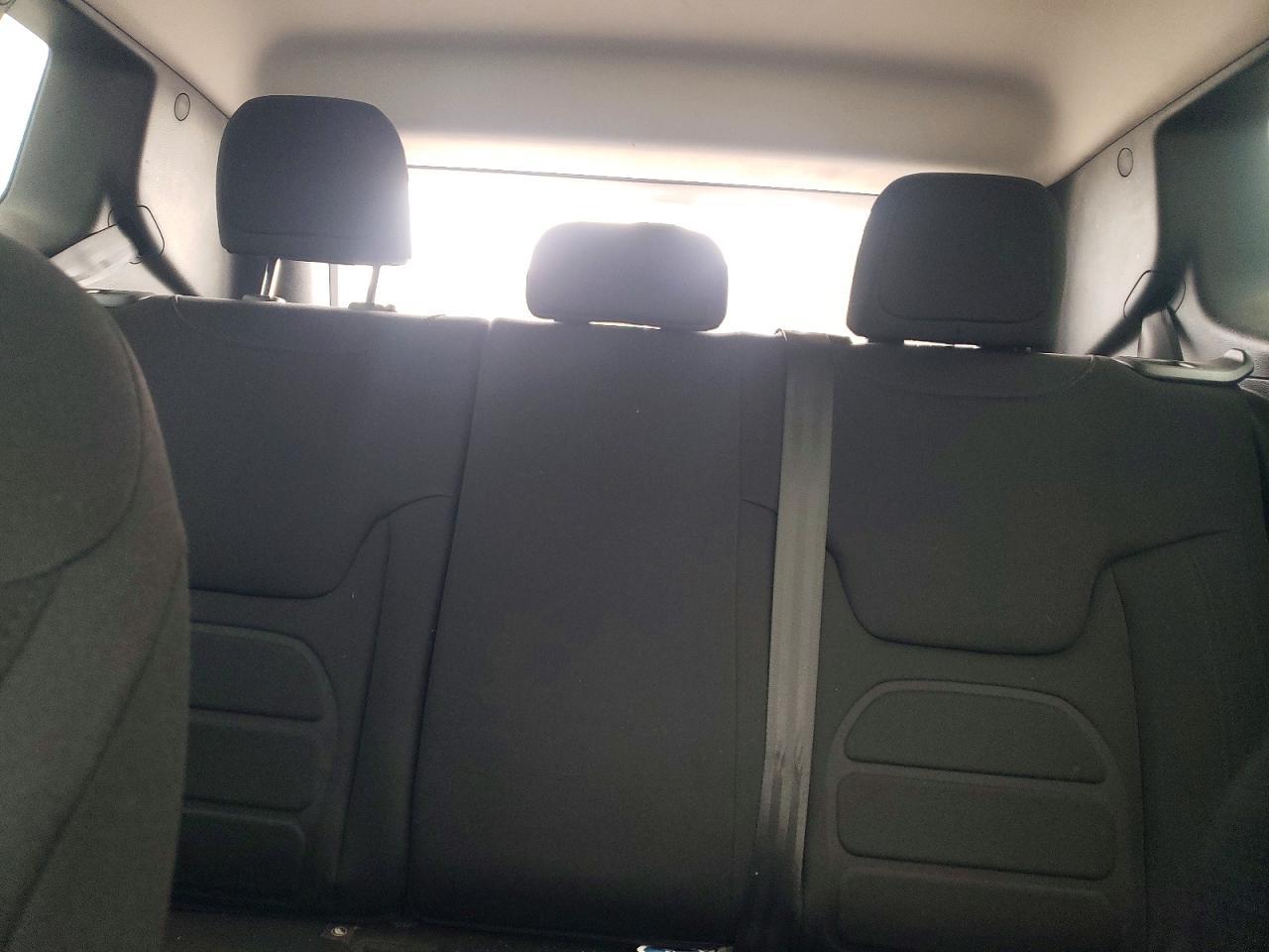 2021 Jeep Renegade Latitude - zdjęcie 10