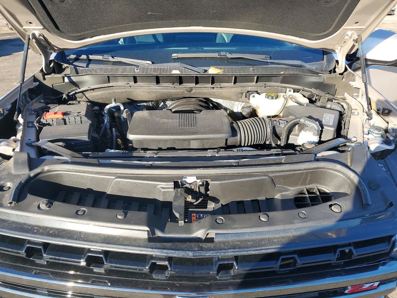 2021 Chevrolet Tahoe K1500 Z71 - zdjęcie 11