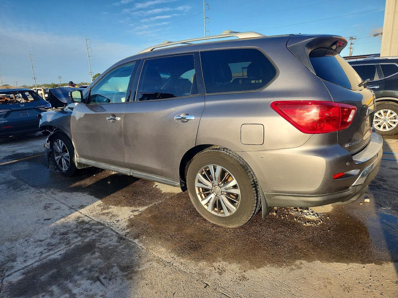 2017 Nissan Pathfinder - zdjęcie 2