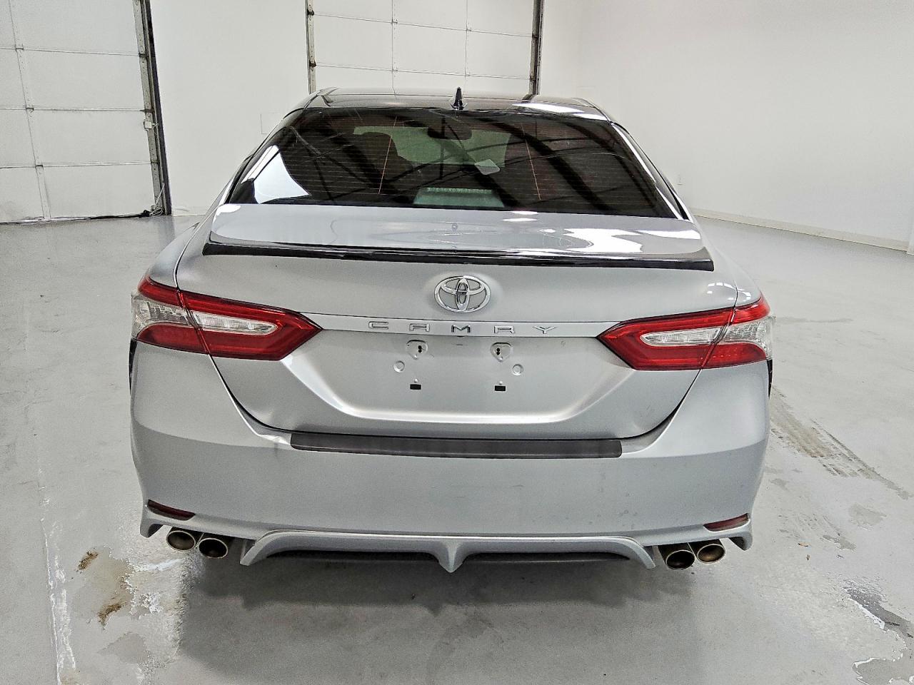 2019 Toyota Camry Xse - zdjęcie 6