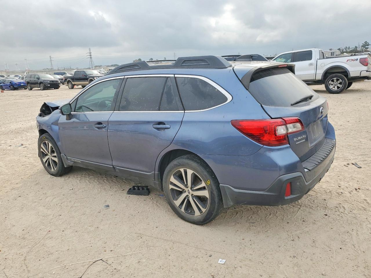 2018 Subaru Outback 3.6R Limited - zdjęcie 2