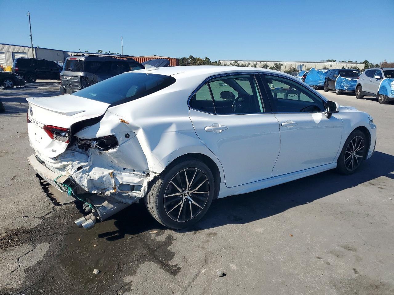 2022 Toyota Camry Se - zdjęcie 3