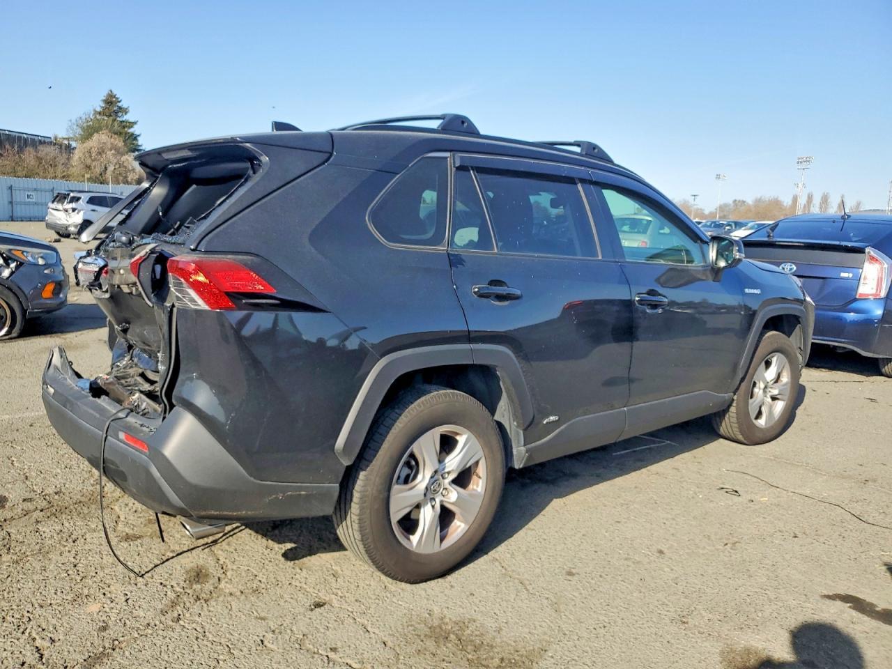 2020 Toyota Rav4 Hybrid Xle - zdjęcie 3