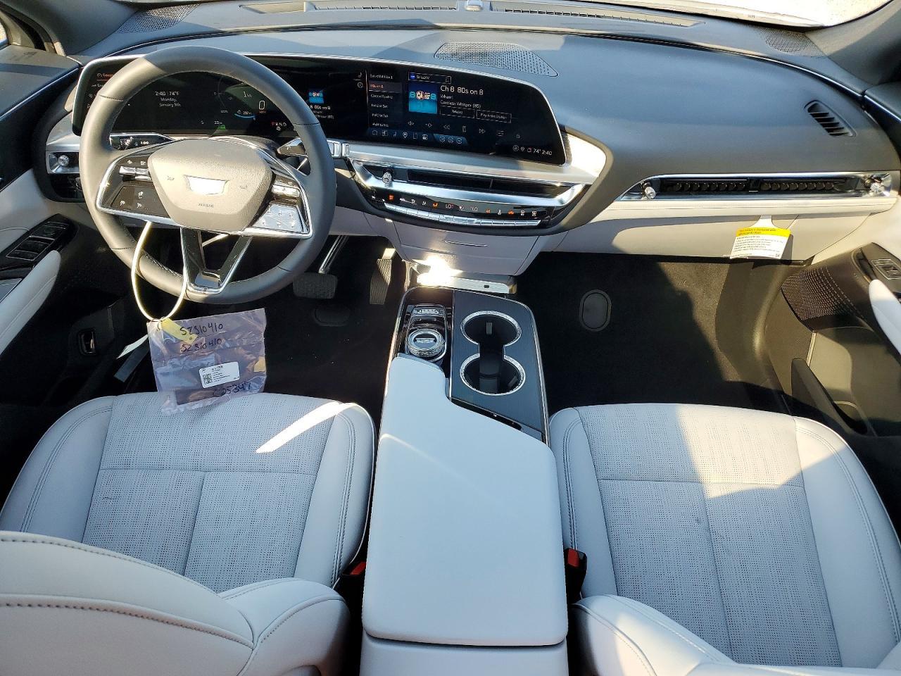 2025 Cadillac Lyriq Sport - zdjęcie 8