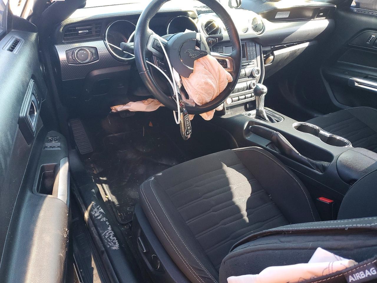 2016 Ford Mustang - zdjęcie 8