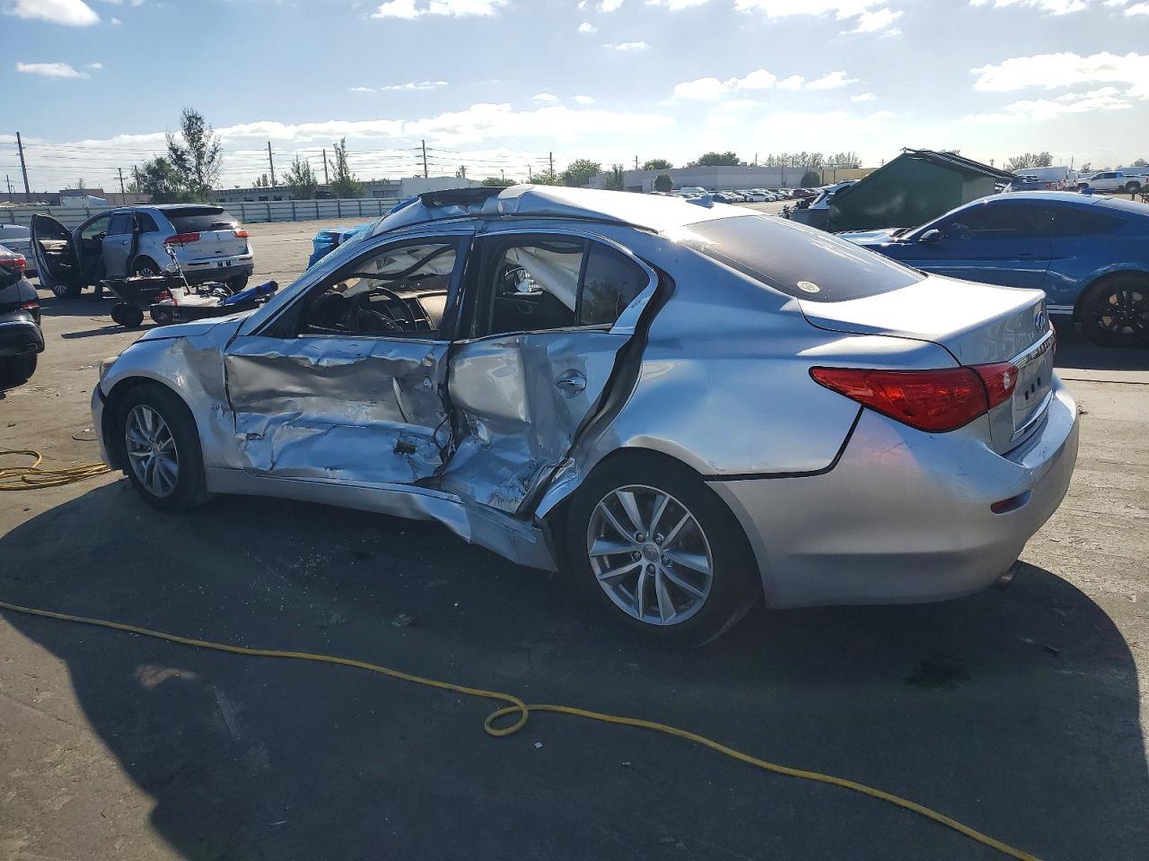 2017 Infiniti Q50 Premium - zdjęcie 2