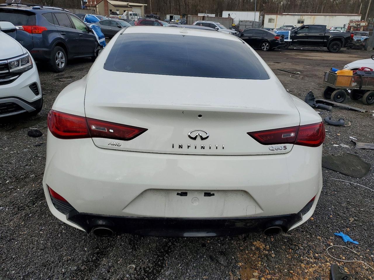 2018 Infiniti Q60 Red Sport 400 - zdjęcie 6