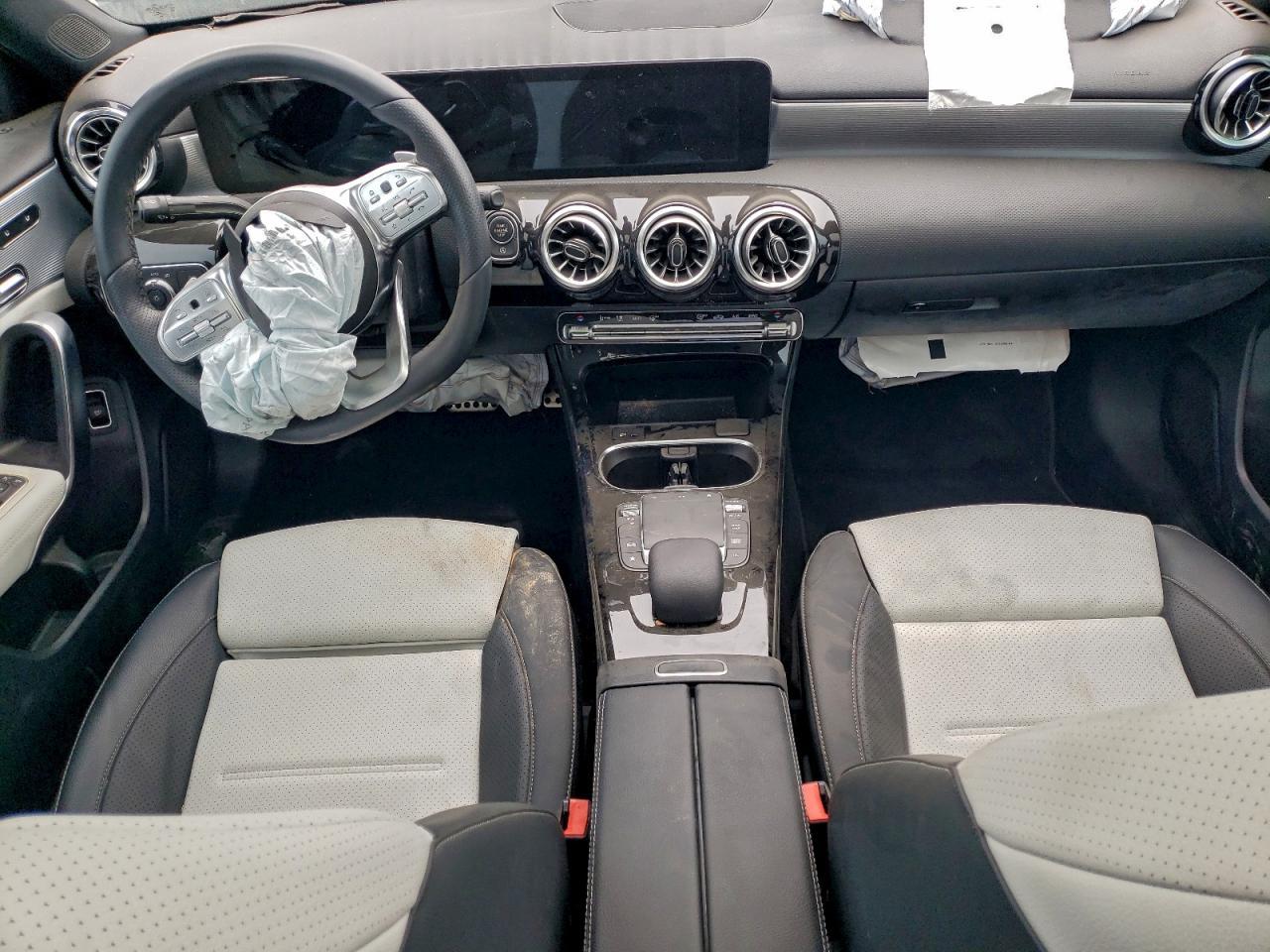 2022 Mercedes-Benz A 220 - zdjęcie 8