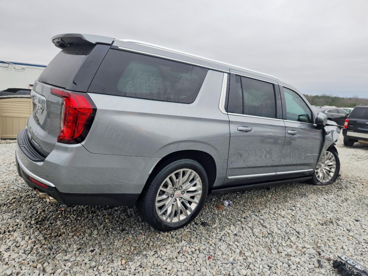2023 GMC Yukon Xl Denali - zdjęcie 3