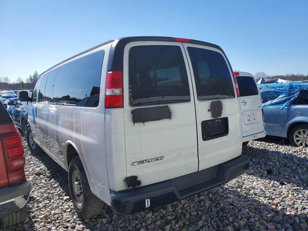 2019 Chevrolet Express G3500 Ls - zdjęcie 2