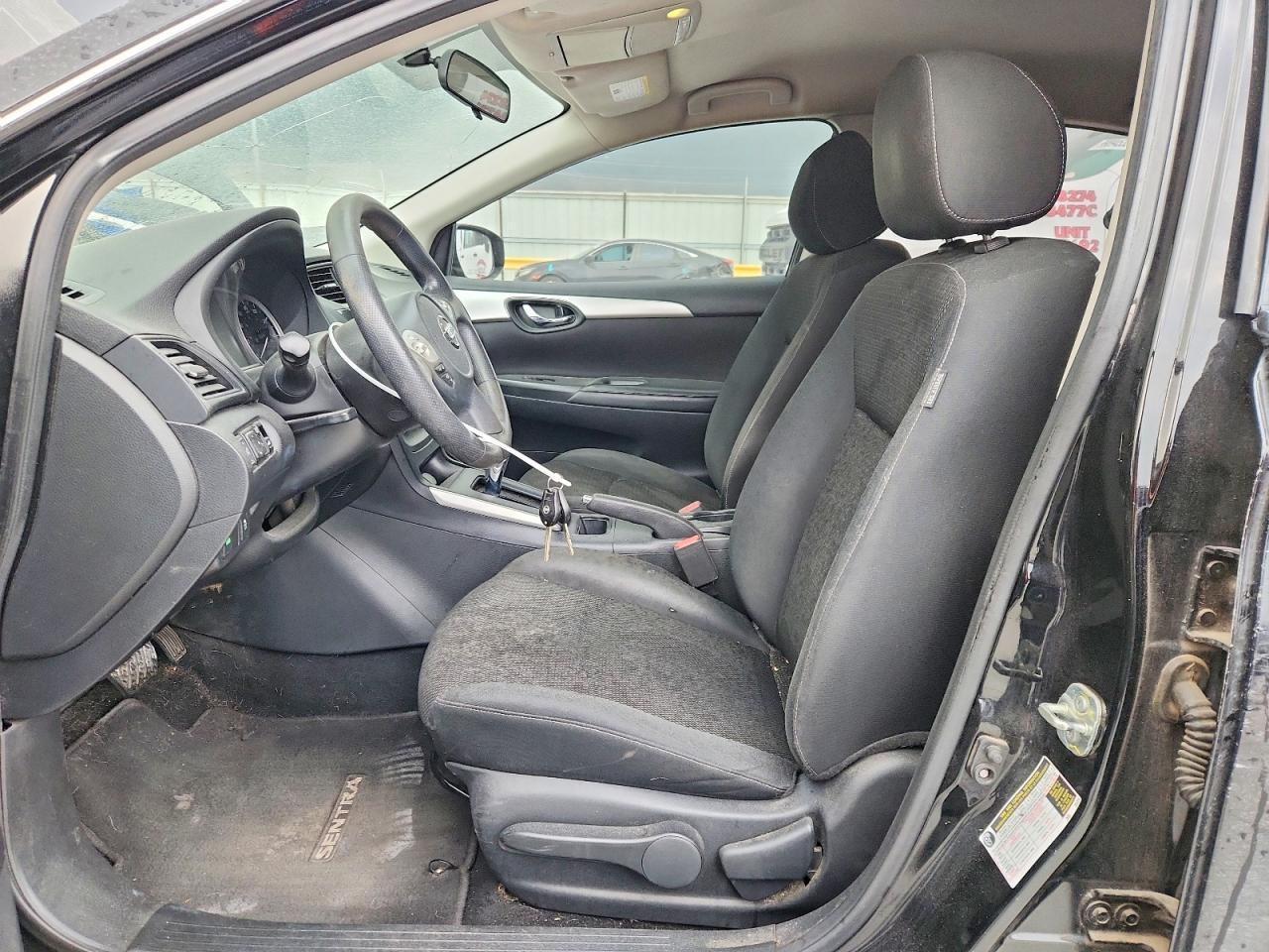 2019 Nissan Sentra S - zdjęcie 7