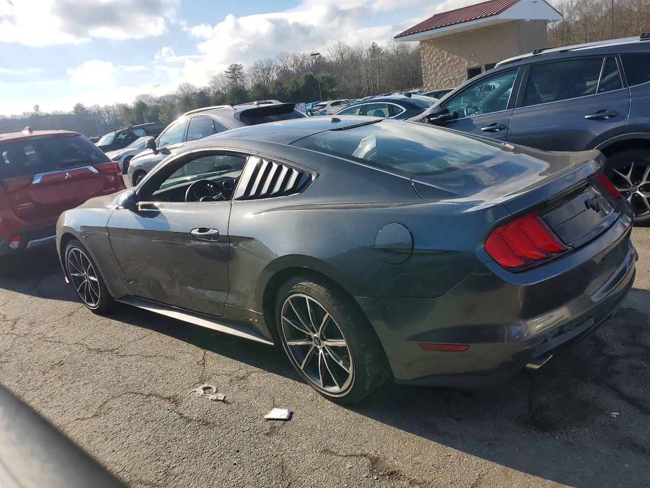 2019 Ford Mustang - zdjęcie 2