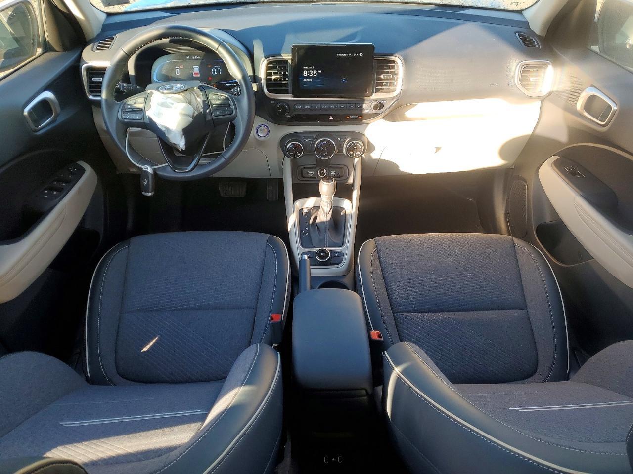 2025 Hyundai Venue Sel - zdjęcie 8