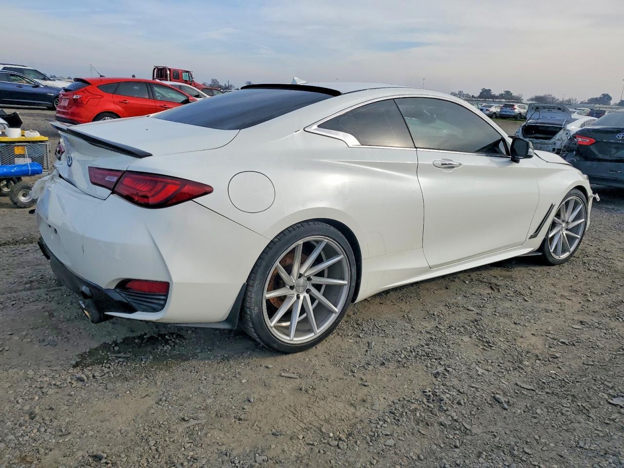 2017 Infiniti Q60 Premium - zdjęcie 3