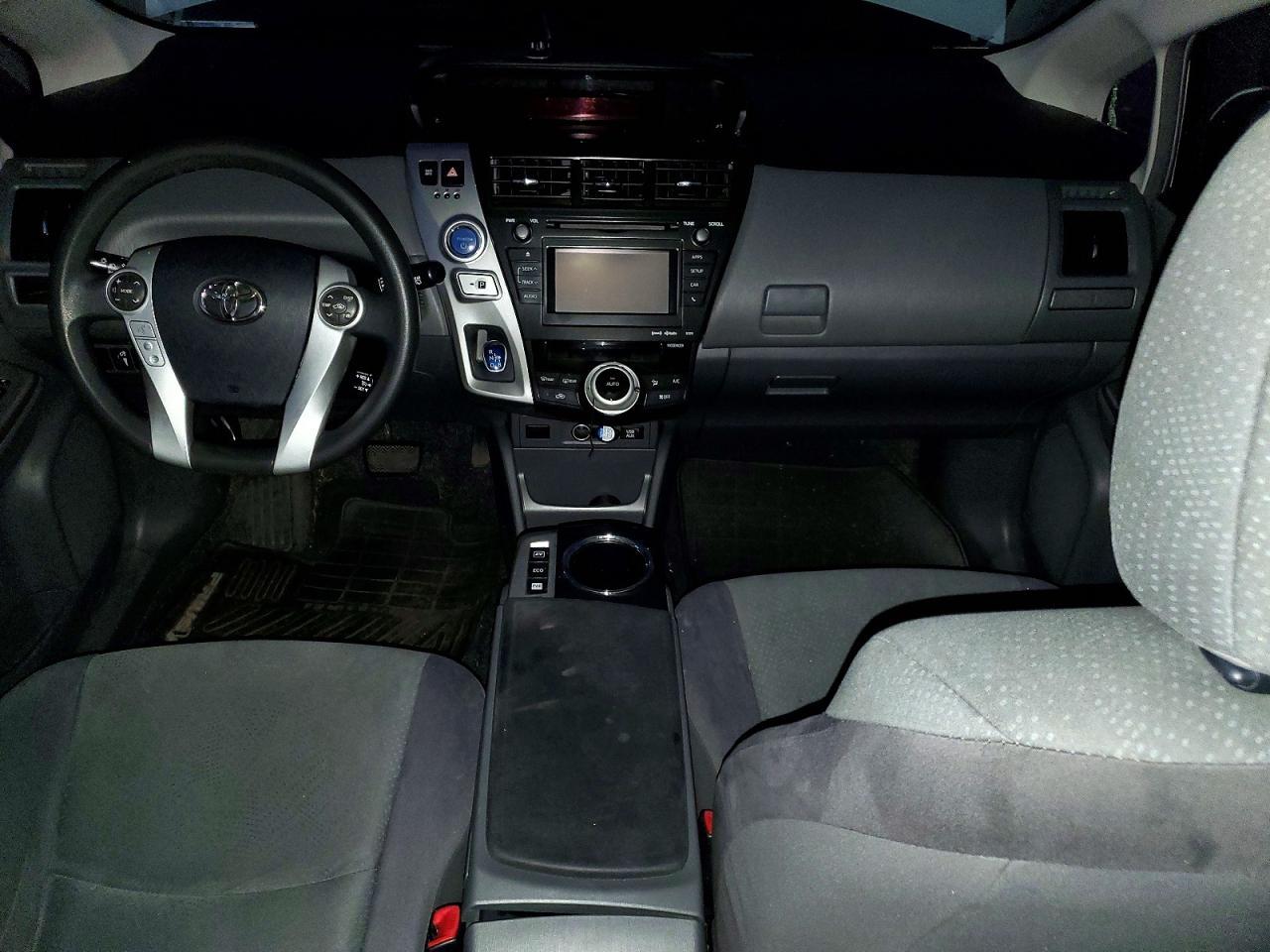 2013 Toyota Prius V - zdjęcie 8