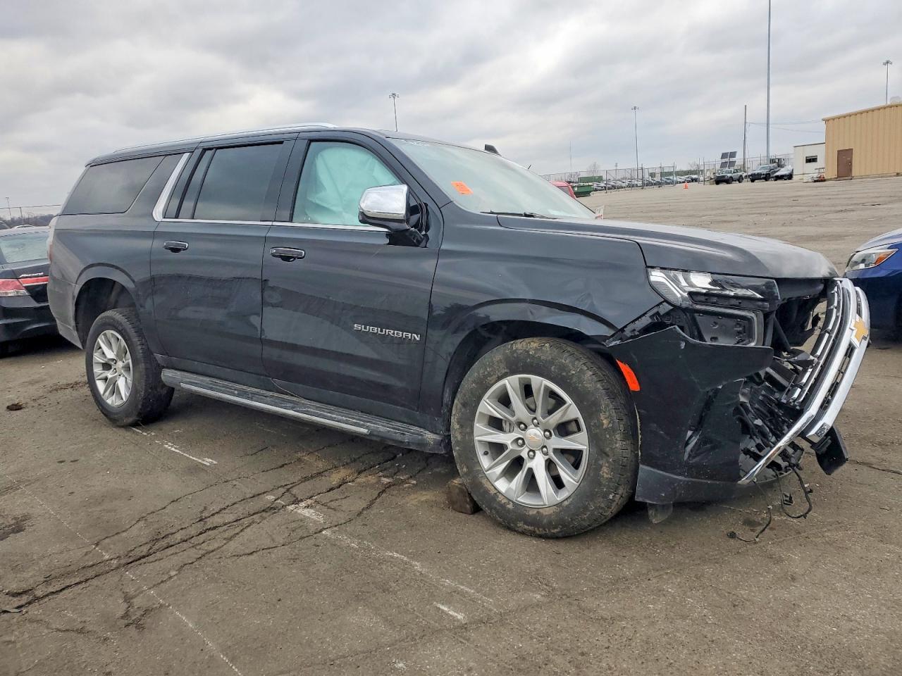2024 Chevrolet Suburban K1500 Premier - zdjęcie 4