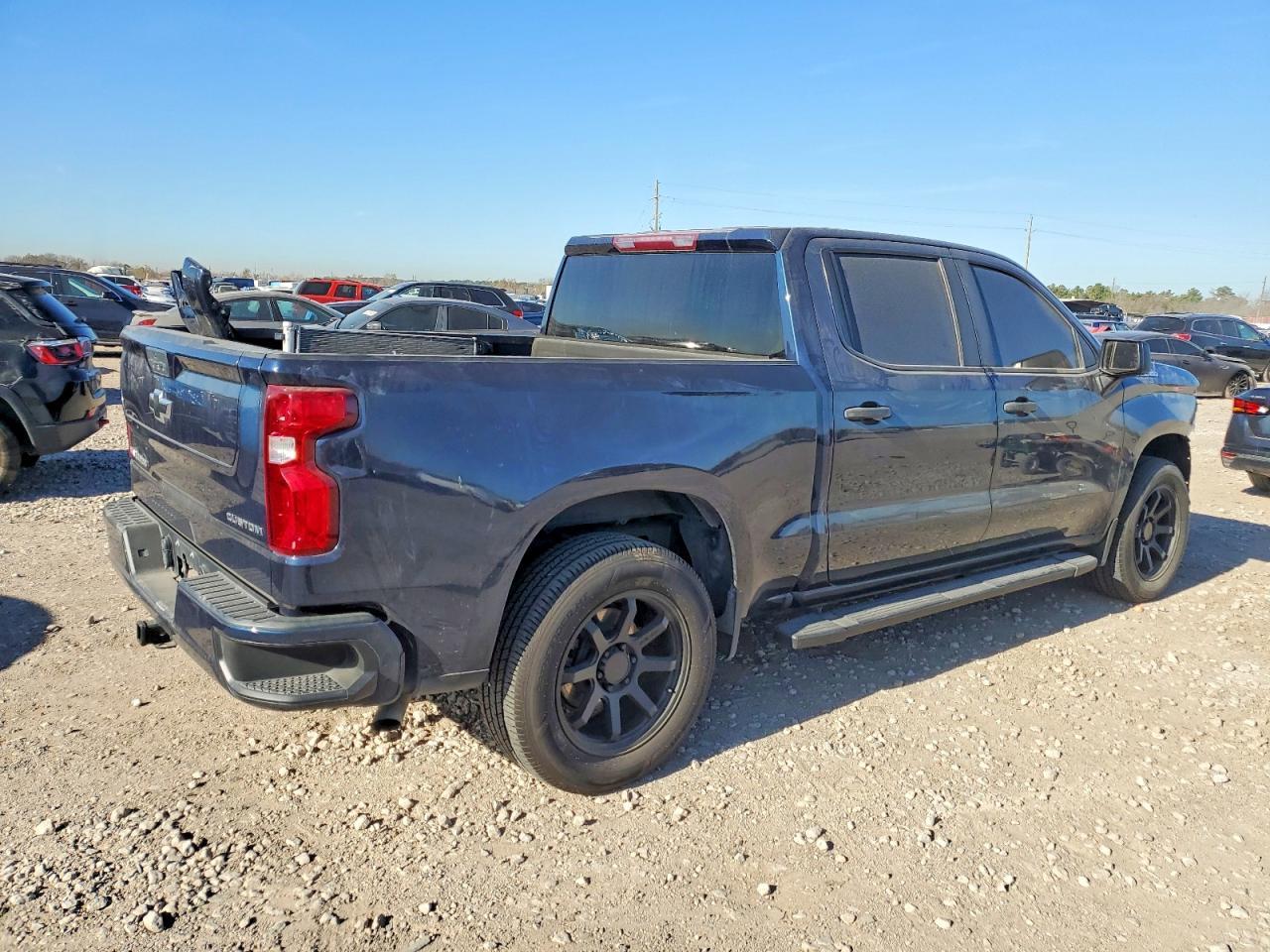 2022 Chevrolet Silverado Ltd C1500 Custom - zdjęcie 3