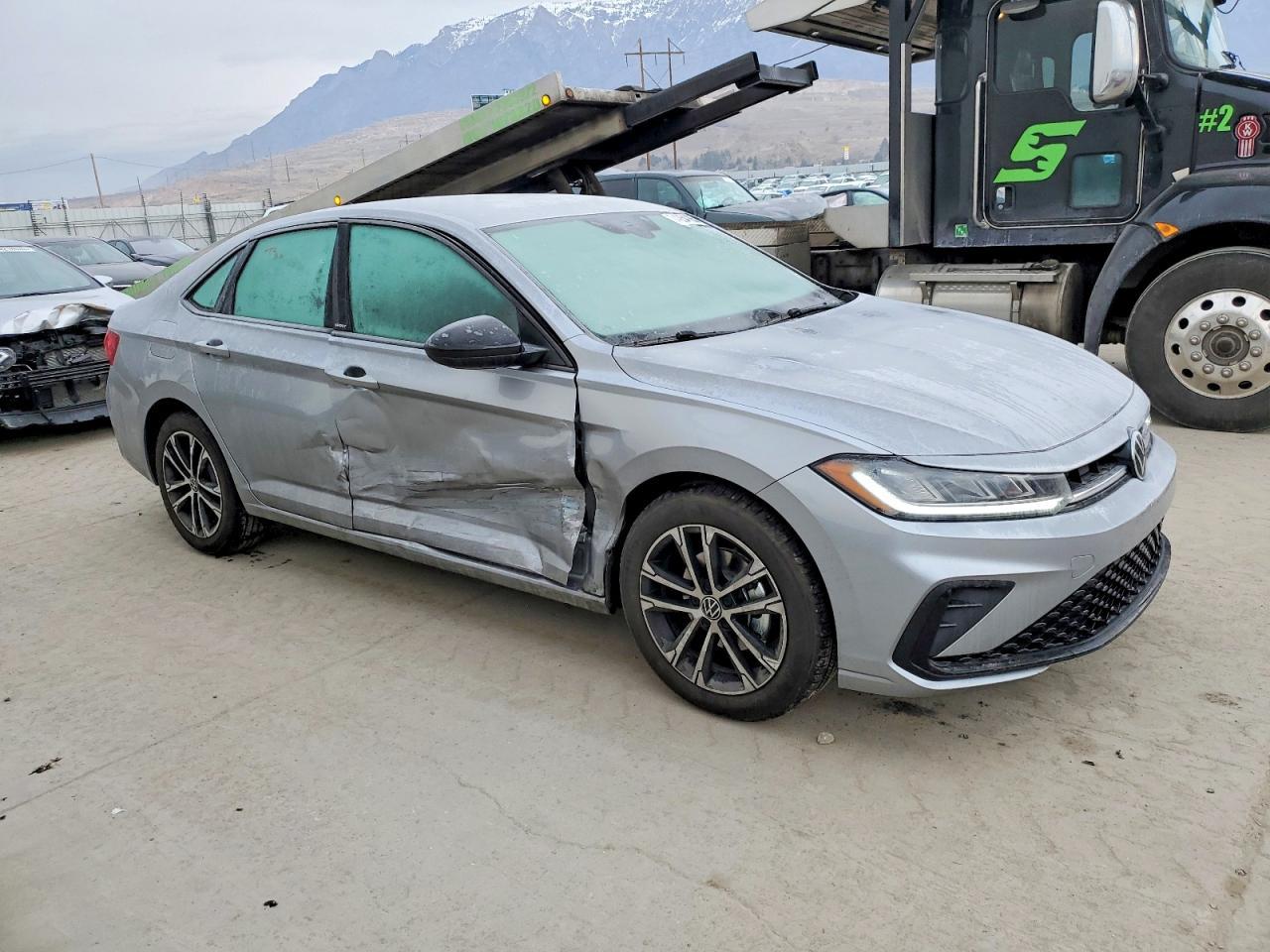 2025 Volkswagen Jetta Sport - zdjęcie 4