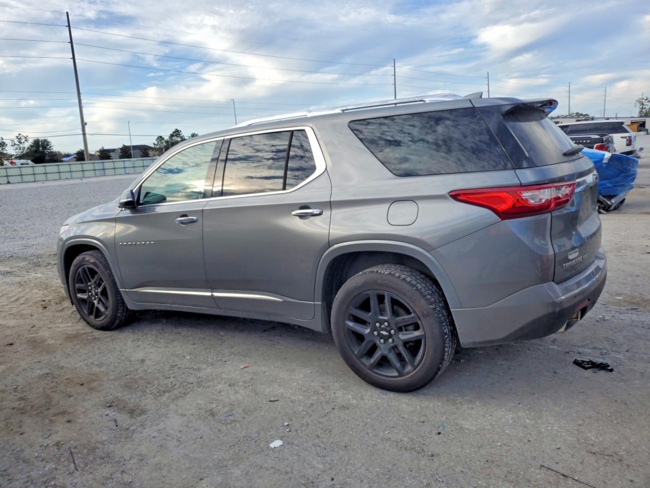 2018 Chevrolet Traverse High Country - zdjęcie 2