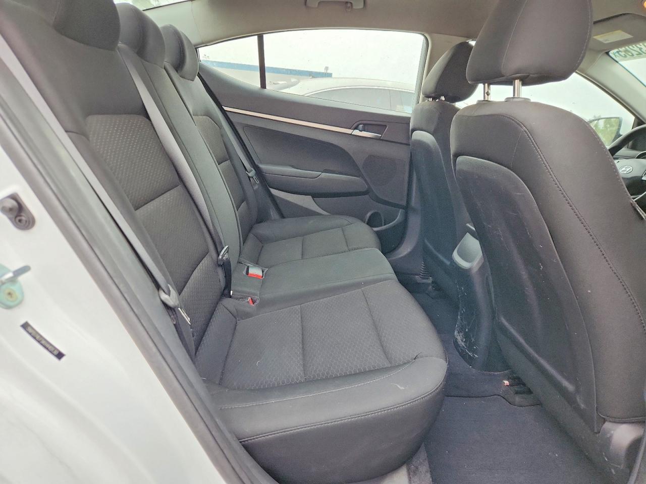 2019 Hyundai Elantra Se - zdjęcie 10