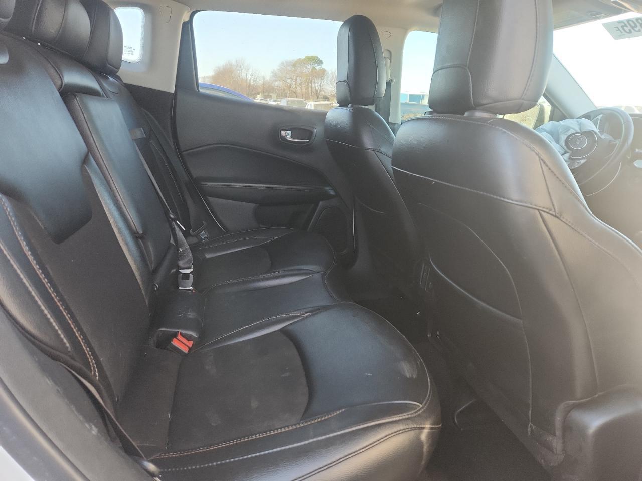 2020 Jeep Compass Latitude - zdjęcie 11