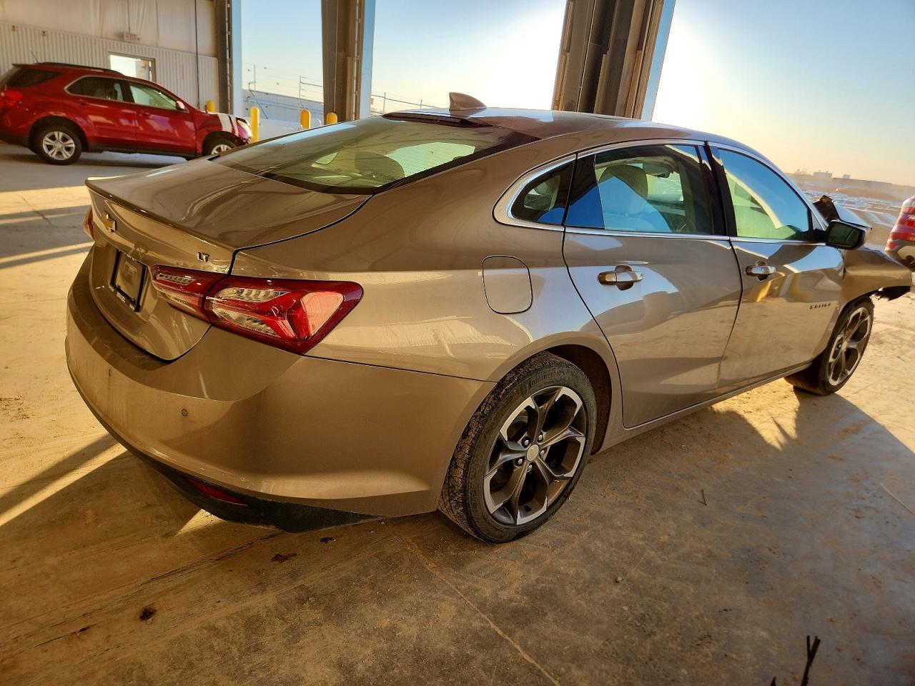2022 Chevrolet Malibu Lt - zdjęcie 3