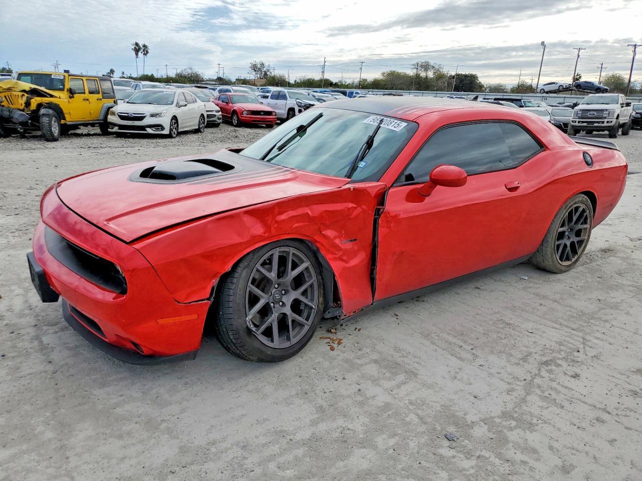 2016 Dodge Challenger R/T - zdjęcie główne