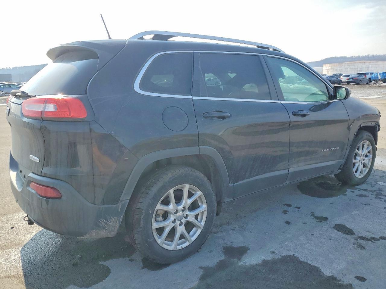 2018 Jeep Cherokee Latitude Plus - zdjęcie 3
