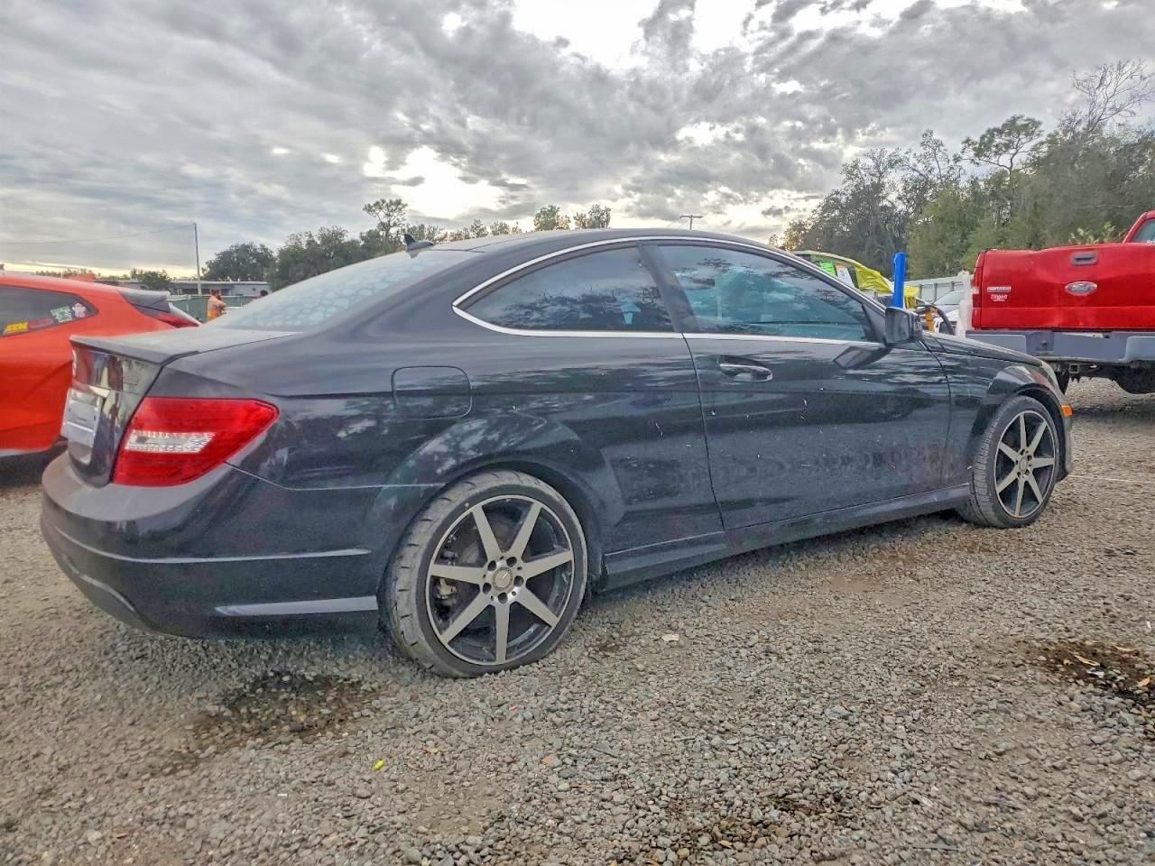 2015 Mercedes-Benz C 250 - zdjęcie 3