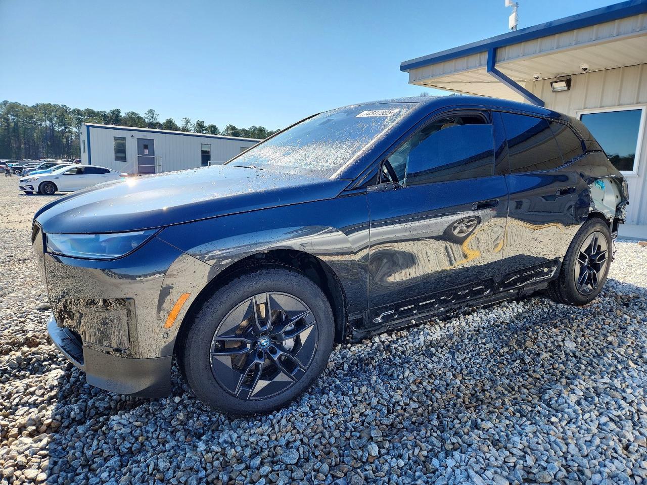 2023 BMW Ix xDrive50 - zdjęcie główne