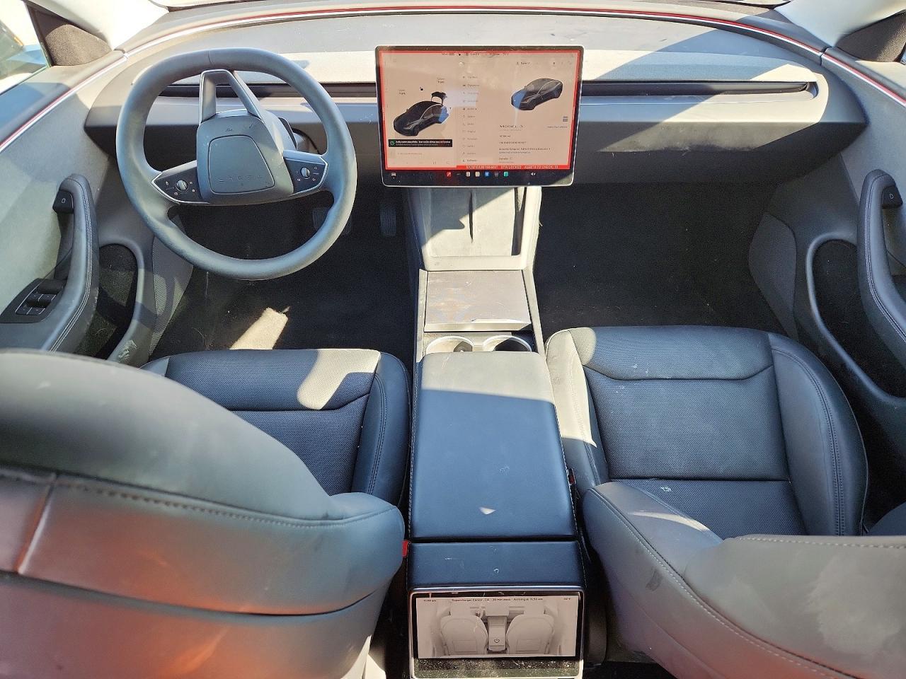 2025 Tesla Model 3 - zdjęcie 8