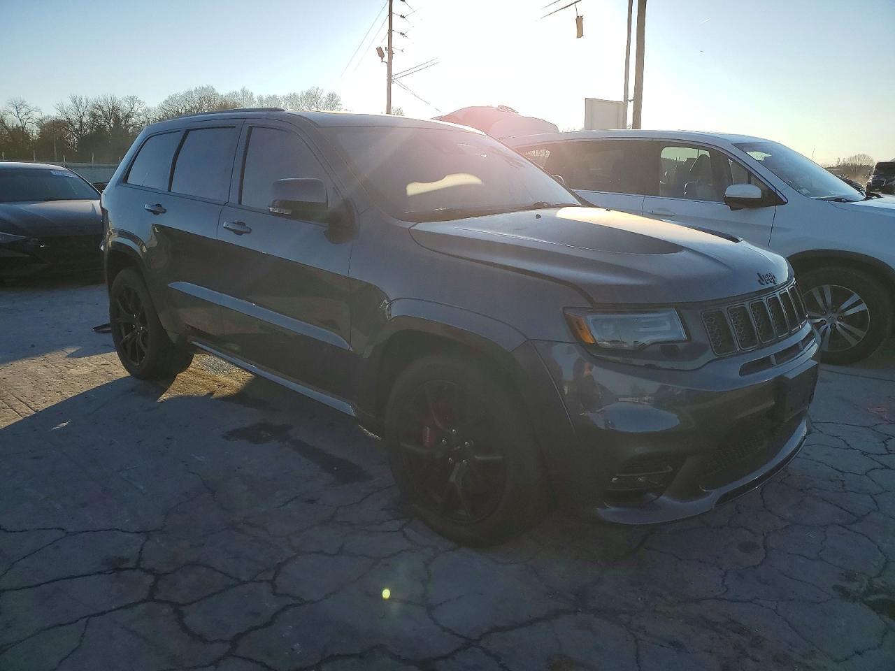 2020 Jeep Grand Cherokee Srt-8 - zdjęcie 4