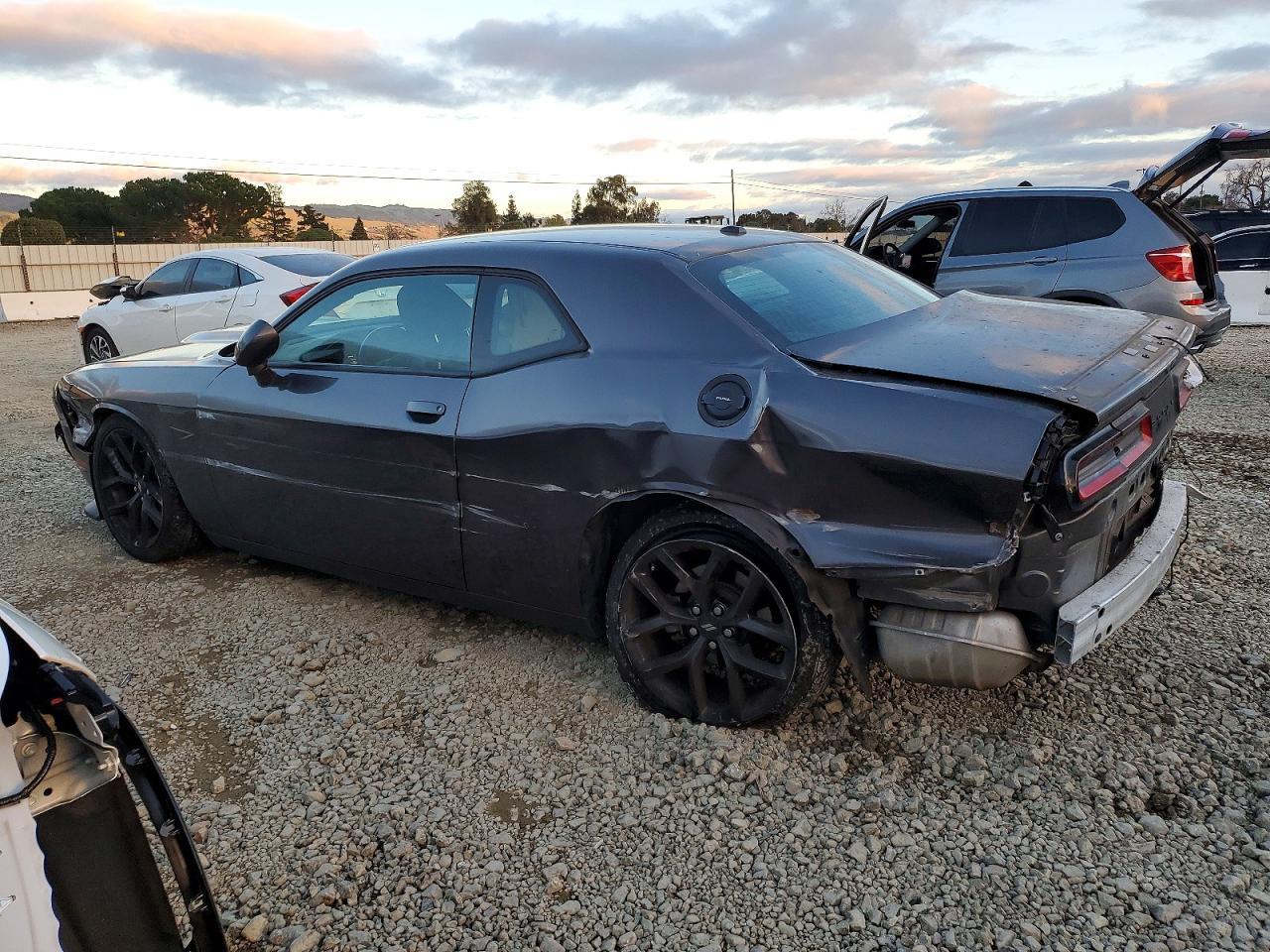 2021 Dodge Challenger Gt - zdjęcie 2