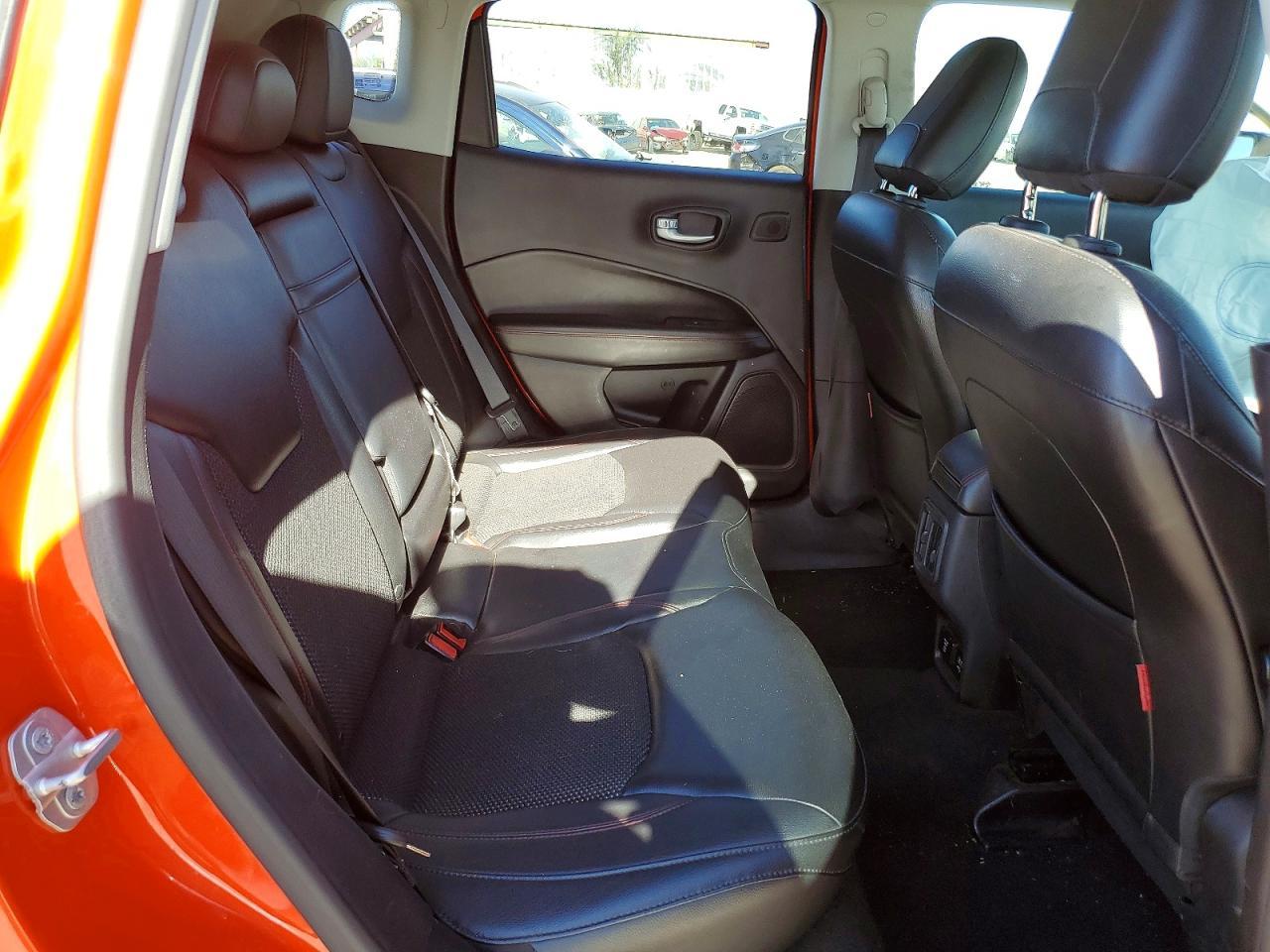 2017 Jeep Compass Trailhawk - zdjęcie 11