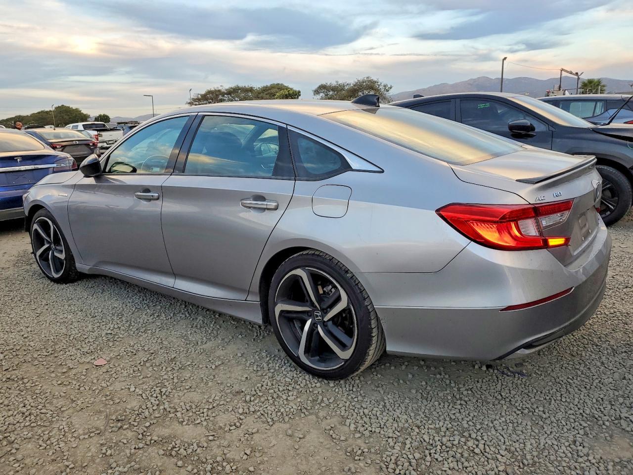 2022 Honda Accord Hybrid Sport - zdjęcie 2